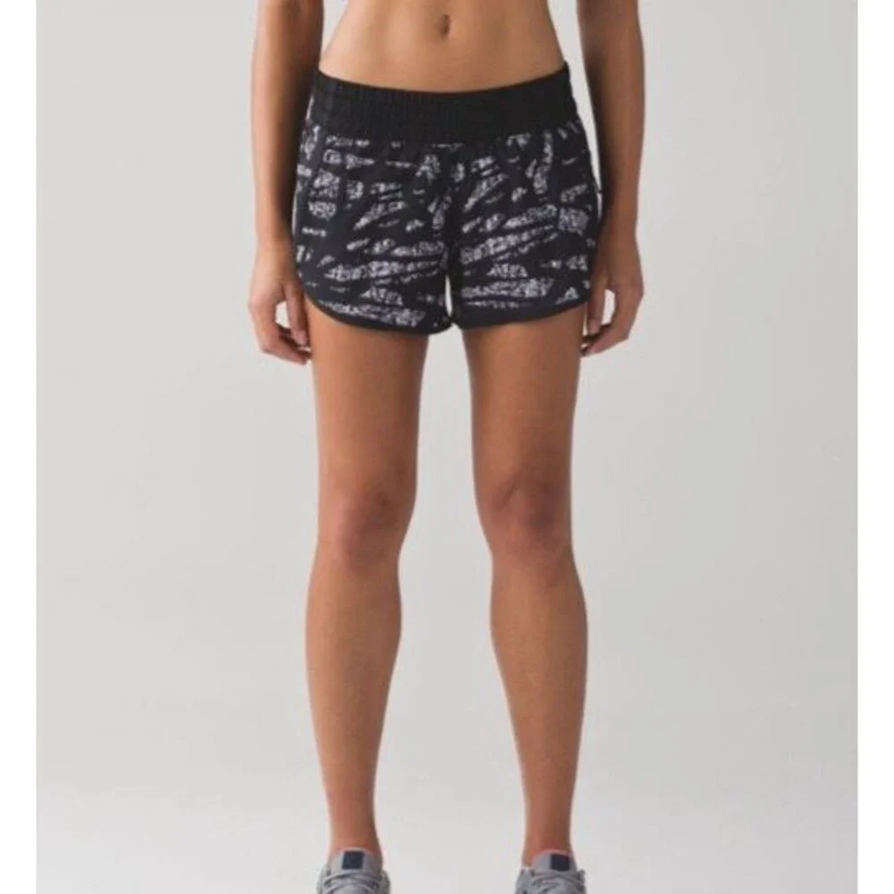 Lululemon BUNDLE OF  2  Tracker Short IV (4-way Stretch 4